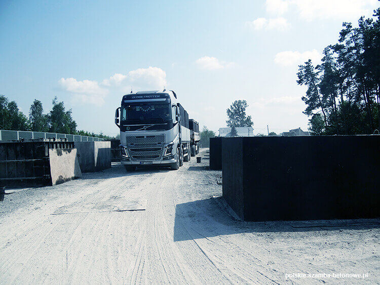 Transport szamb betonowych  w Dobrodzieniu
